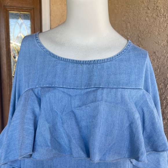 Lauren Conrad Ruffle Chambray Blouse LARGE - Picture 3 of 7
